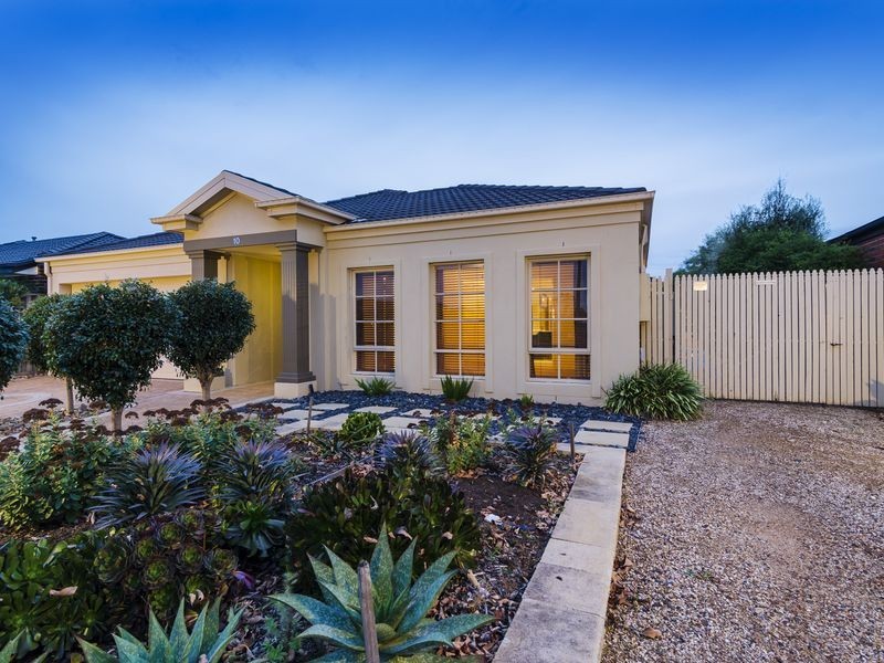 10 Sassari Court, Point Cook VIC 3030