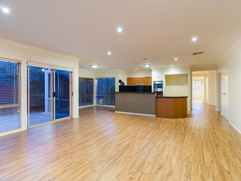 10 Sassari Court, Point Cook VIC 3030