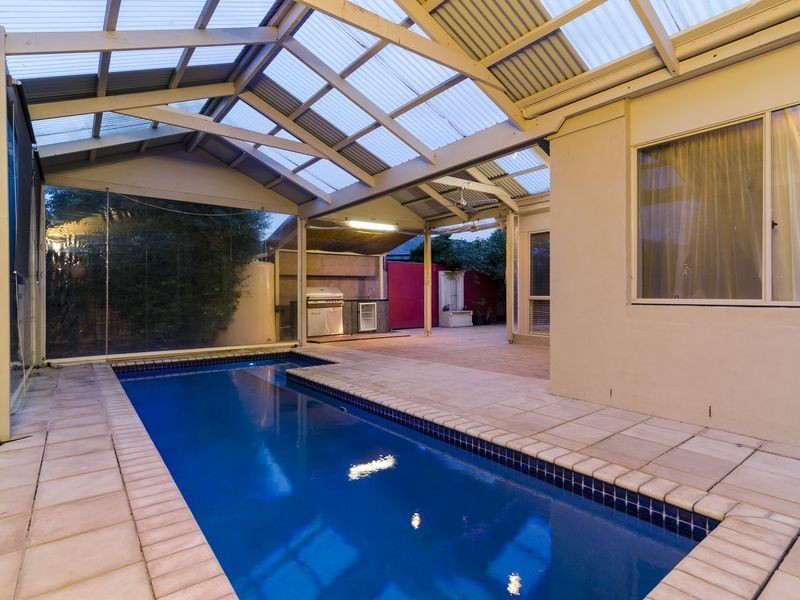10 Sassari Court, Point Cook VIC 3030