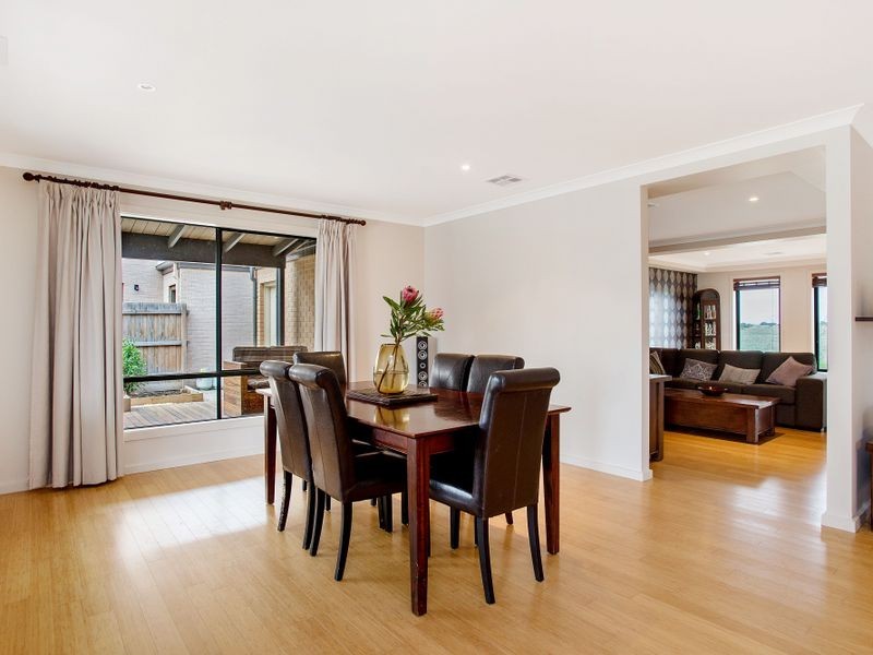 44 Grassland Drive, Point Cook VIC 3030