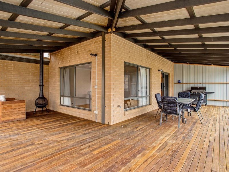 44 Grassland Drive, Point Cook VIC 3030