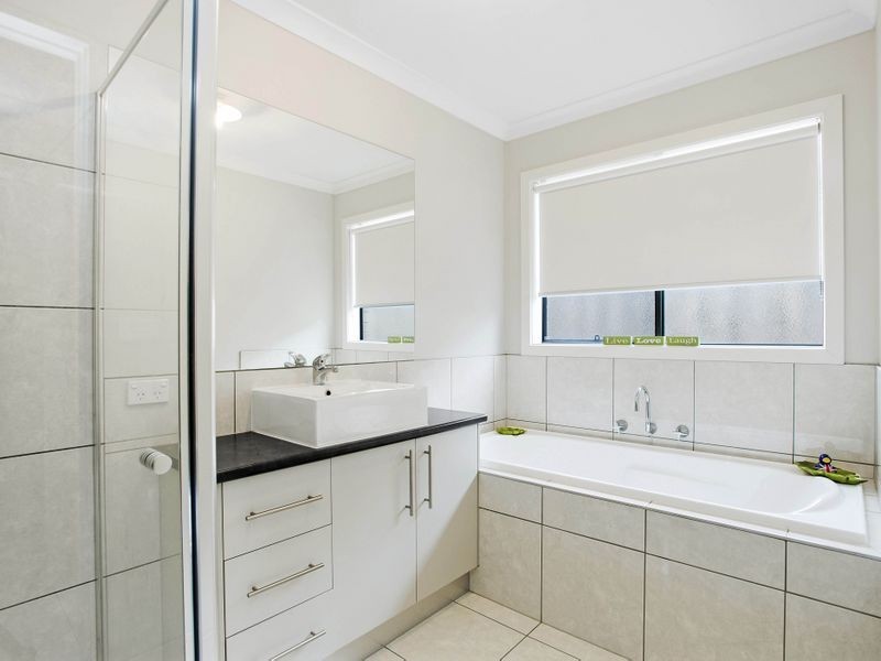 12 Boxgrass Street, Point Cook VIC 3030