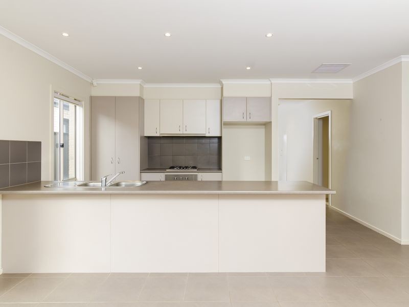 53 Ponsford Drive, Point Cook VIC 3030