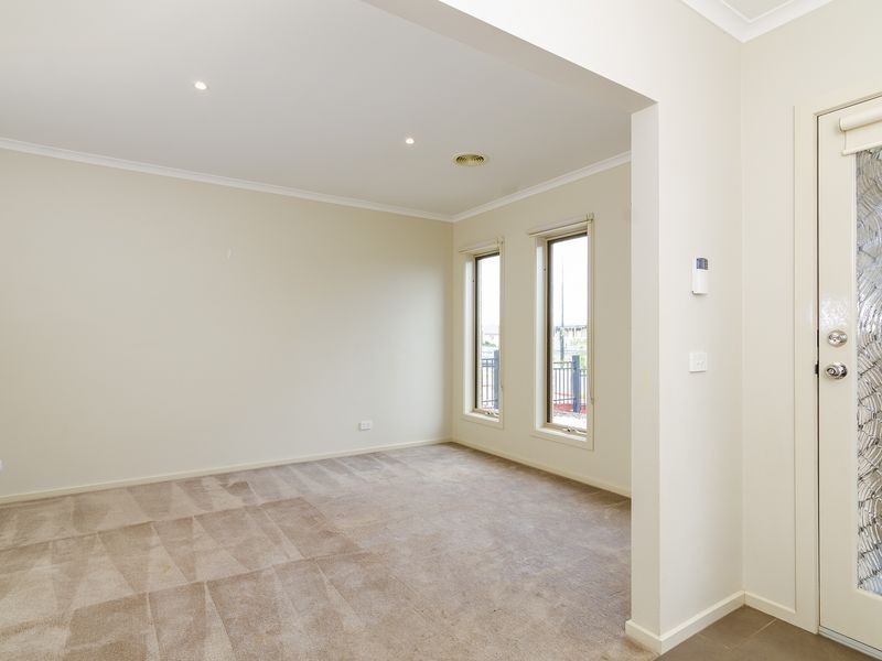 53 Ponsford Drive, Point Cook VIC 3030