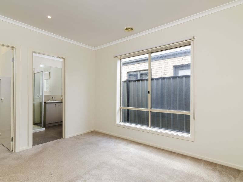 53 Ponsford Drive, Point Cook VIC 3030