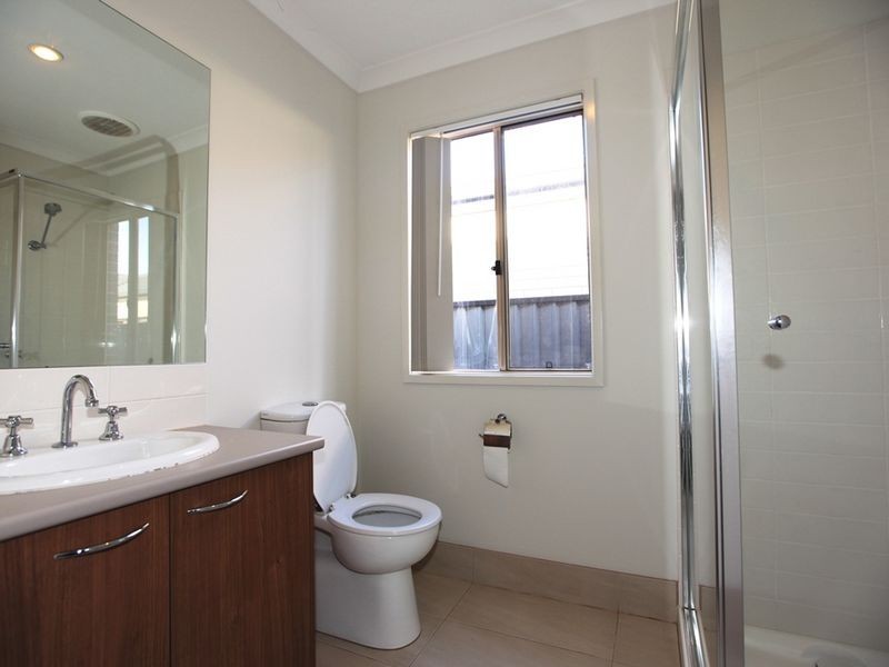 84 Breasley Parkway, Point Cook VIC 3030