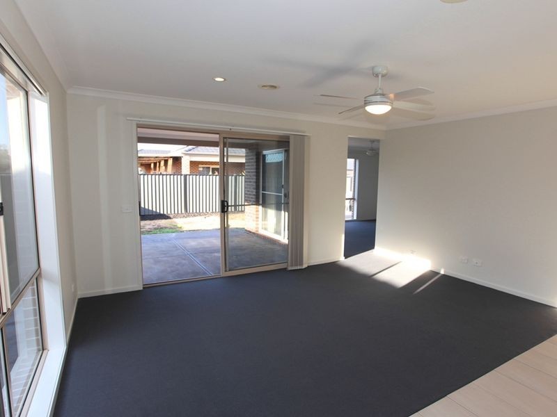 84 Breasley Parkway, Point Cook VIC 3030