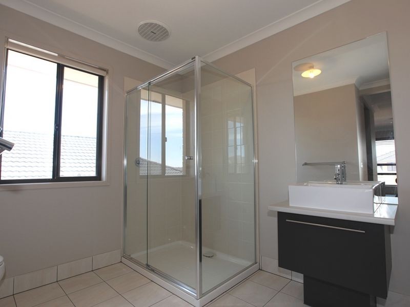 166 Sanctuary Lakes South Boulevar, Sanctuary Lakes VIC 3030