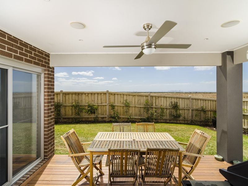 333 Saltwater Promenade, Point Cook VIC 3030