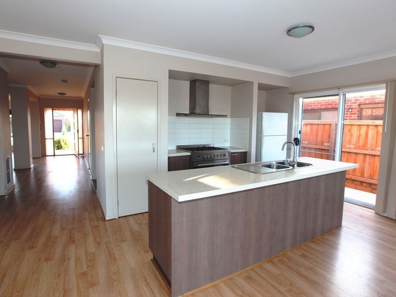 39 Tristania Drive, Point Cook VIC 3030