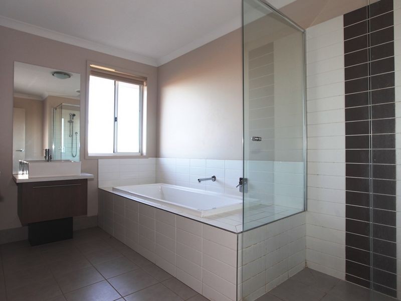 39 Tristania Drive, Point Cook VIC 3030