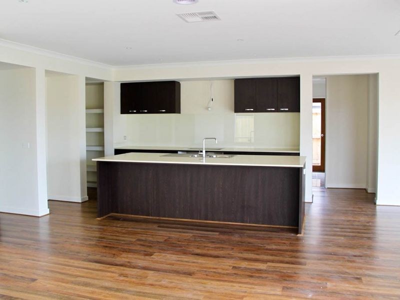 18 Orpheus Street, Point Cook VIC 3030
