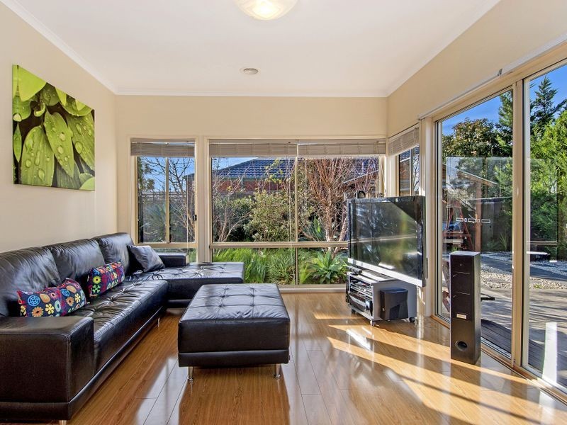 20 Grangemouth Drive, Point Cook VIC 3030