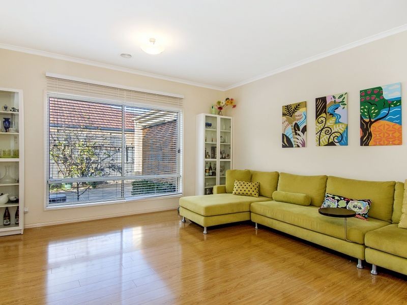 20 Grangemouth Drive, Point Cook VIC 3030