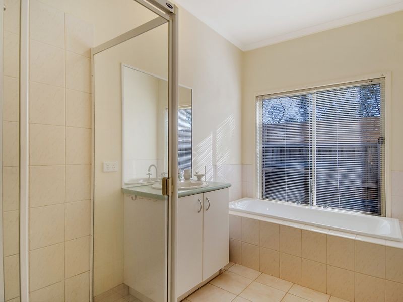 20 Grangemouth Drive, Point Cook VIC 3030