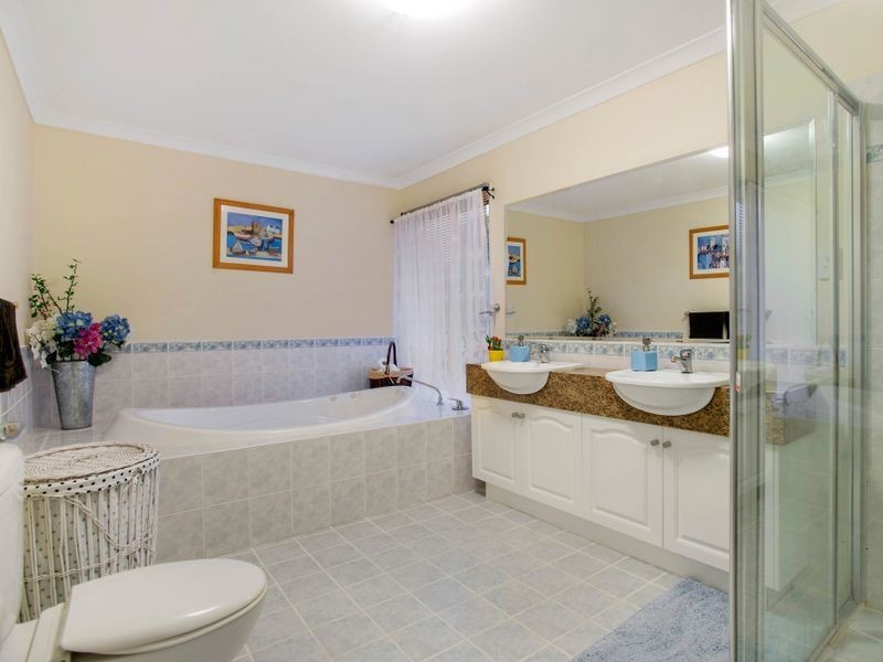 2 Kelso Way, Point Cook VIC 3030
