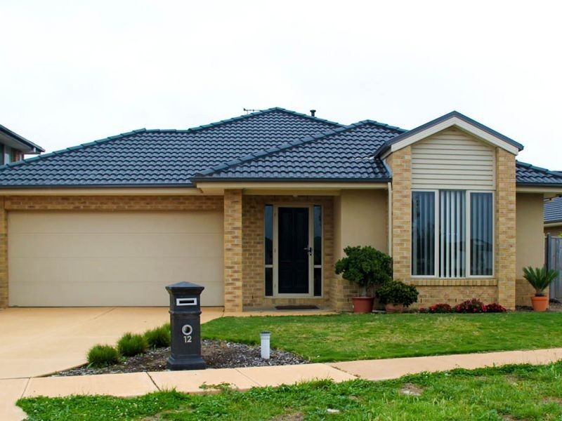 12 North Shore Drive, Sanctuary Lakes VIC 3030