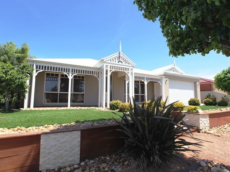 5 Messina Crescent, Point Cook VIC 3030