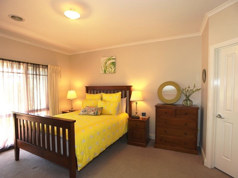 5 Messina Crescent, Point Cook VIC 3030