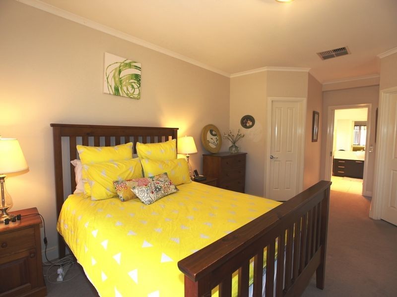 5 Messina Crescent, Point Cook VIC 3030