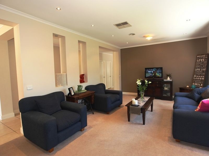 5 Messina Crescent, Point Cook VIC 3030