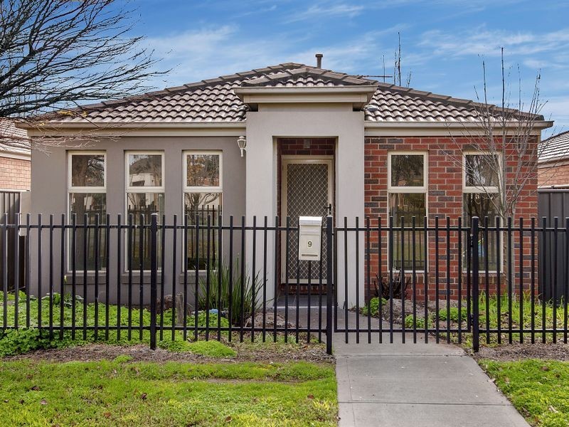 9 Secret Garden Way, Tarneit VIC 3029