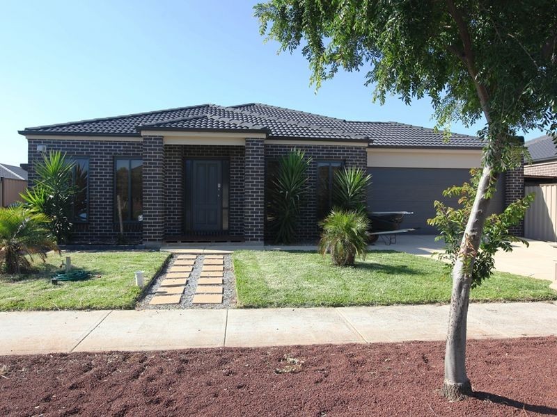 28 Tamar Avenue, Point Cook VIC 3030