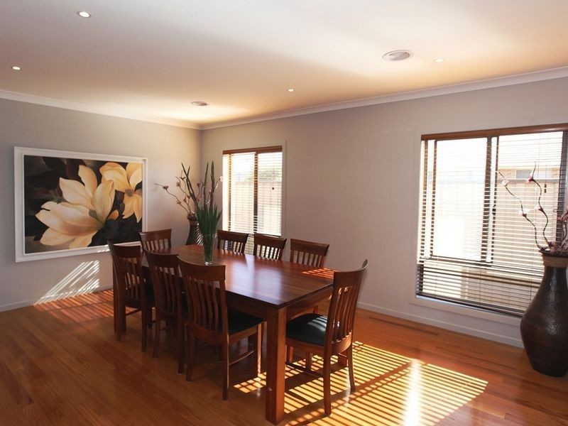 28 Tamar Avenue, Point Cook VIC 3030