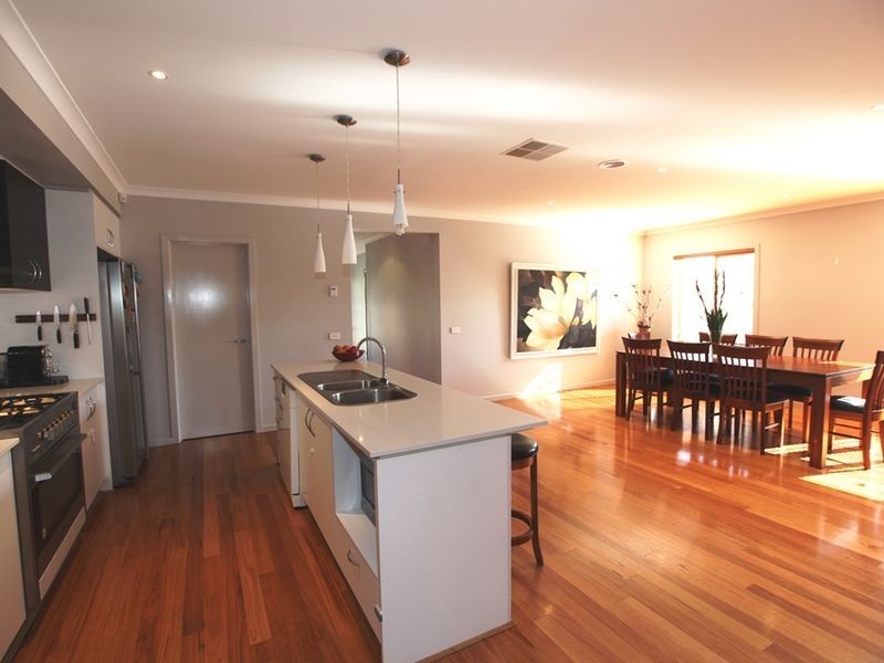 28 Tamar Avenue, Point Cook VIC 3030