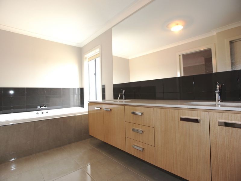 244B Sayers Road, Truganina VIC 3029