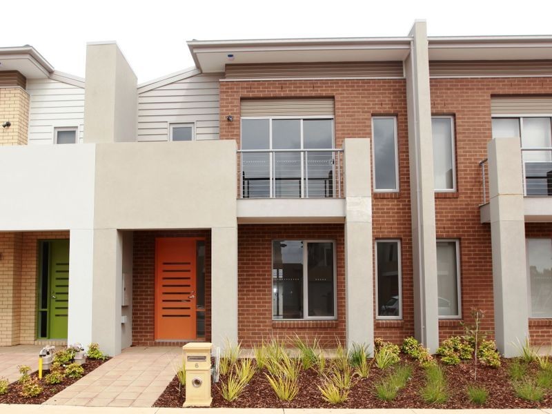 6 Broadbeach Circuit, Sanctuary Lakes VIC 3030