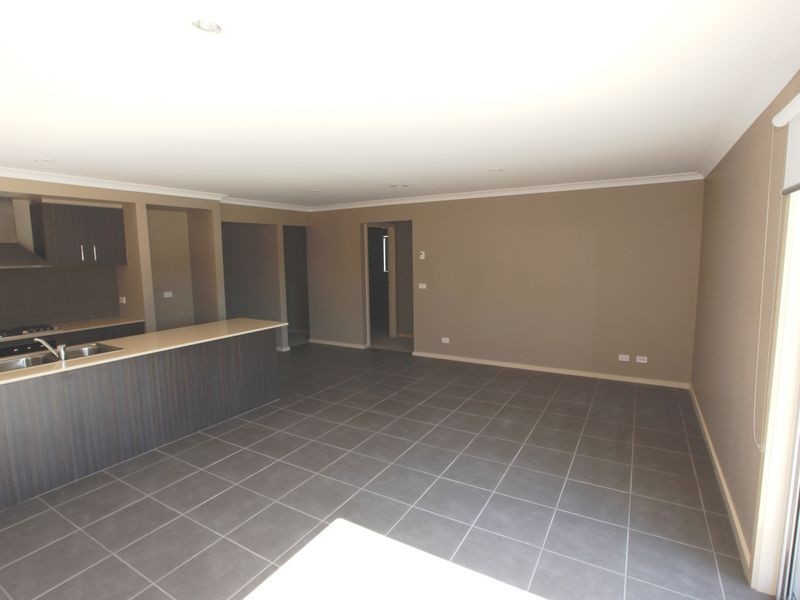 11 Custodian Way, Truganina VIC 3029