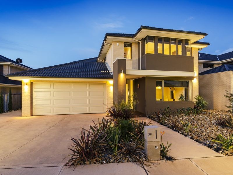 29 The Esplanade, Sanctuary Lakes VIC 3030