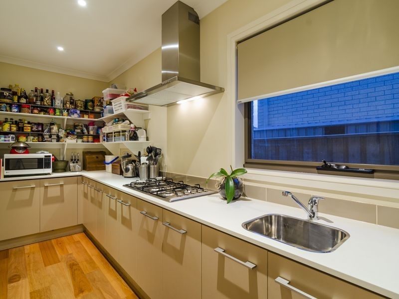 29 The Esplanade, Sanctuary Lakes VIC 3030