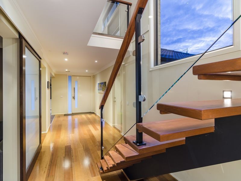 29 The Esplanade, Sanctuary Lakes VIC 3030