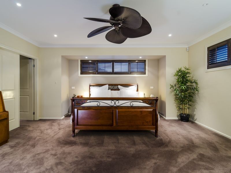29 The Esplanade, Sanctuary Lakes VIC 3030