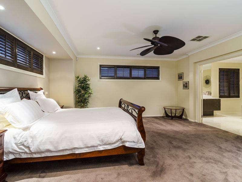 29 The Esplanade, Sanctuary Lakes VIC 3030