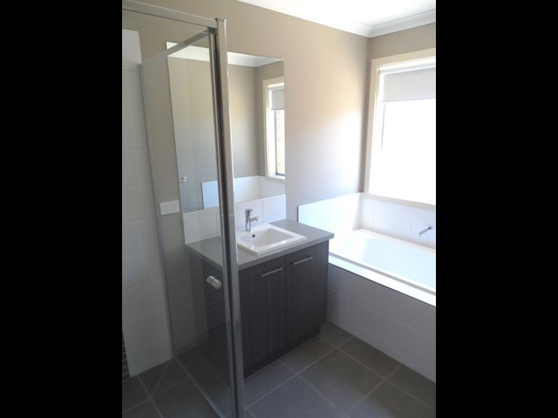 No. 26 Bolivar Esplanade, Truganina VIC 3029