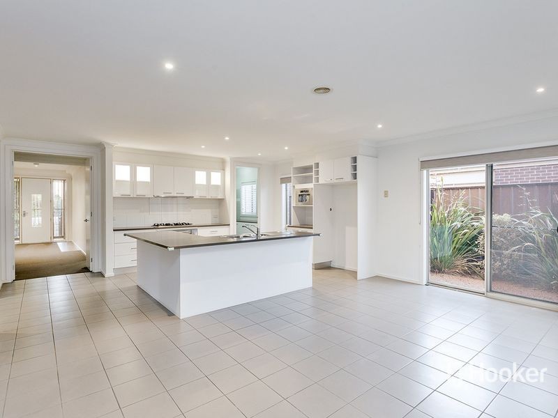 16 Mowbray Drive, Point Cook VIC 3030