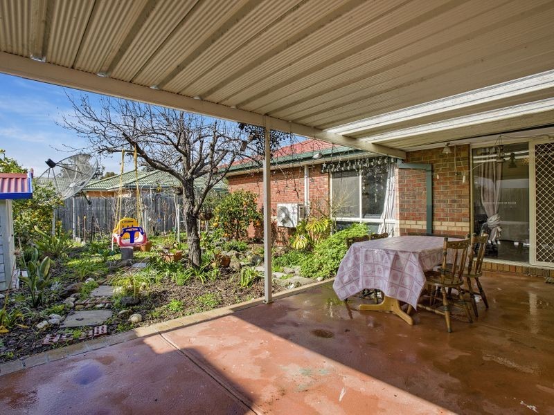 17 Wattle Grove, Point Cook VIC 3030