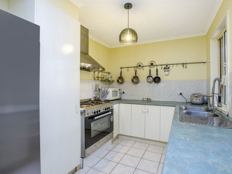 17 Wattle Grove, Point Cook VIC 3030