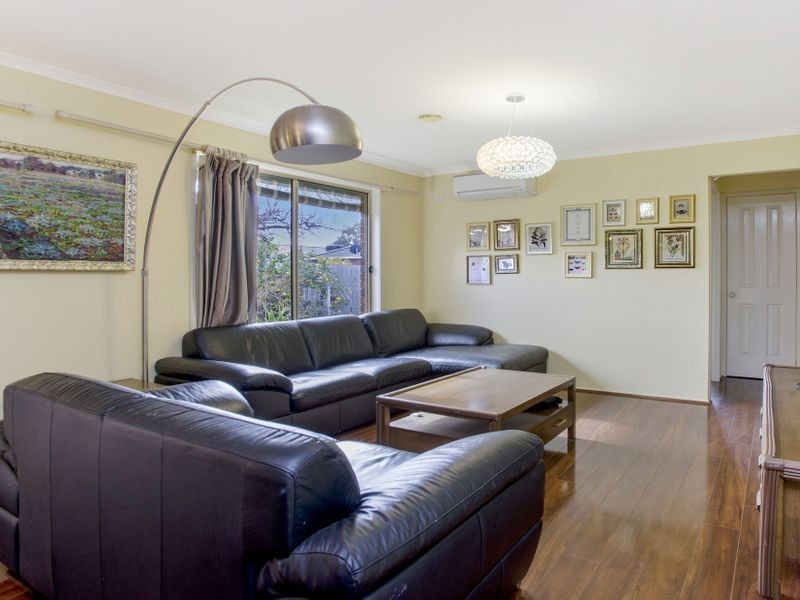 17 Wattle Grove, Point Cook VIC 3030