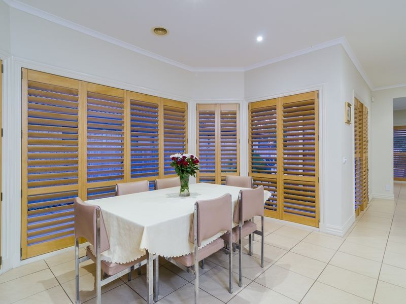 31 Monterey Bay Drive, Sanctuary Lakes VIC 3030