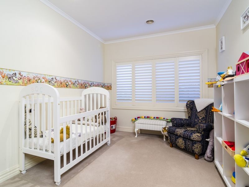 31 Monterey Bay Drive, Sanctuary Lakes VIC 3030
