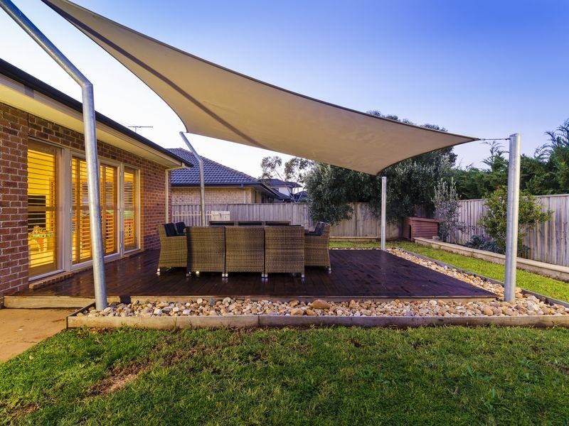 31 Monterey Bay Drive, Sanctuary Lakes VIC 3030