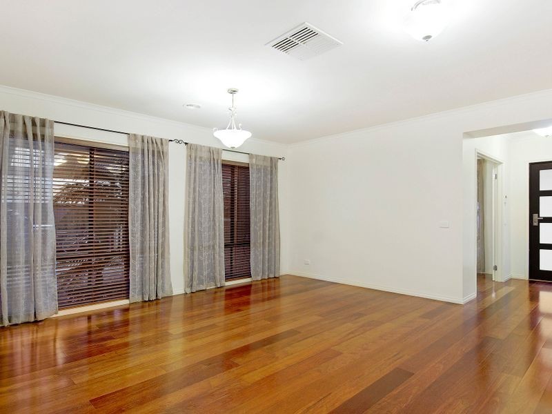 31 Dunkirk Drive, Point Cook VIC 3030