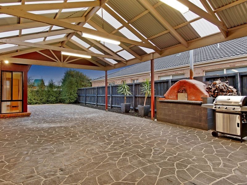 31 Dunkirk Drive, Point Cook VIC 3030