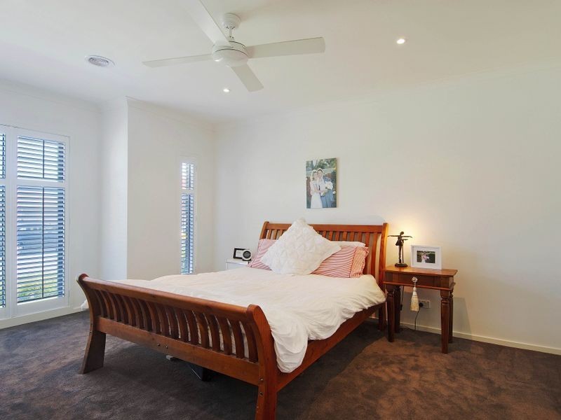 33 Landing Place, Point Cook VIC 3030