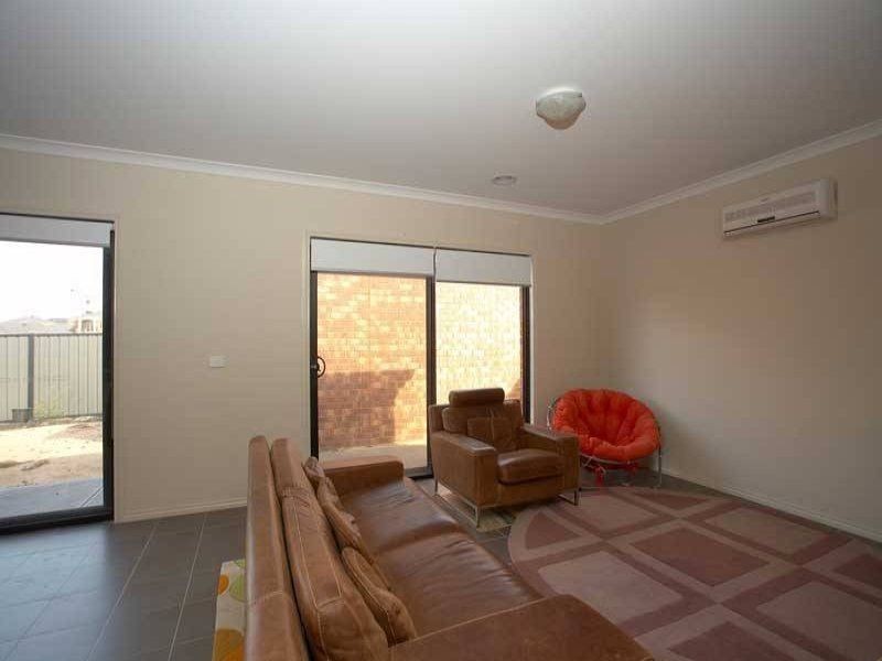 1 Archibald Chase, Point Cook VIC 3030