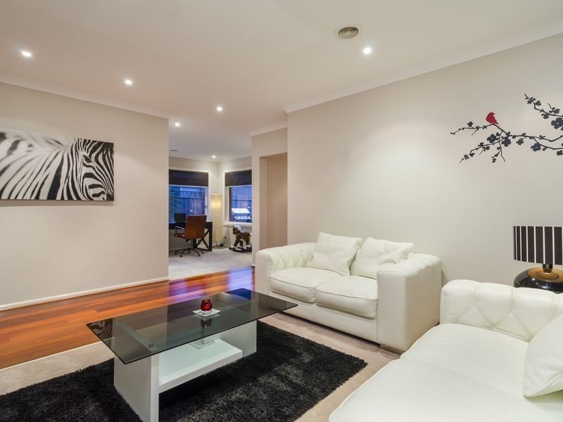 2 Villiers Drive, Point Cook VIC 3030